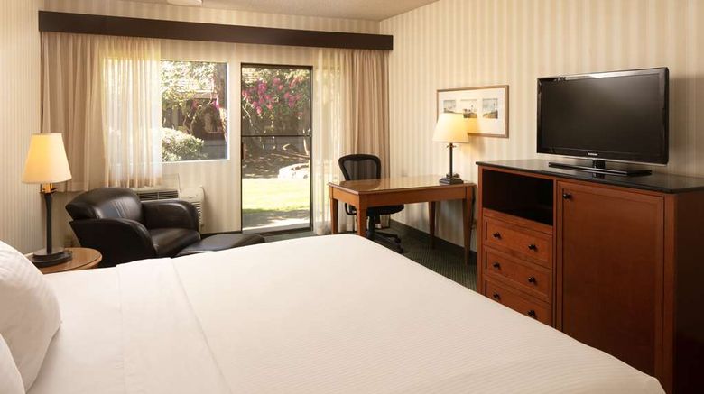 <b>Red Lion Hotel Bellevue Room</b>. Images powered by <a href="https://iceportal.shijigroup.com/" title="IcePortal" target="_blank">IcePortal</a>.