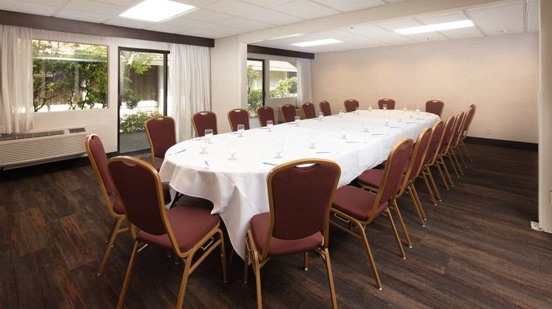 <b>Red Lion Hotel Bellevue Meeting</b>. Images powered by <a href="https://iceportal.shijigroup.com/" title="IcePortal" target="_blank">IcePortal</a>.