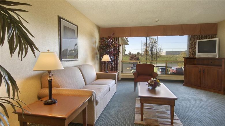 <b>Red Lion Hotel Kelso/Longview Suite</b>. Images powered by <a href="https://iceportal.shijigroup.com/" title="IcePortal" target="_blank">IcePortal</a>.