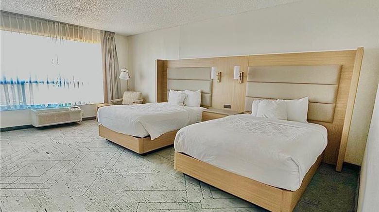 <b>Red Lion Hotel Kelso/Longview Room</b>. Images powered by <a href="https://iceportal.shijigroup.com/" title="IcePortal" target="_blank">IcePortal</a>.