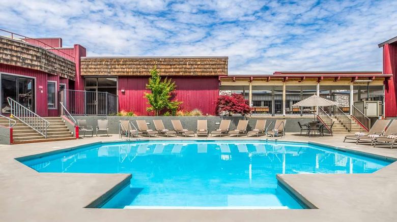 <b>Red Lion Hotel Columbia Center Pool</b>. Images powered by <a href="https://iceportal.shijigroup.com/" title="IcePortal" target="_blank">IcePortal</a>.