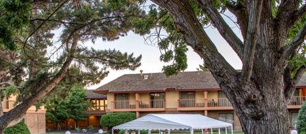 Red Lion Hotel Pasco Exterior