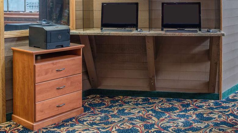 <b>Red Lion Hotel Pasco Lobby</b>. Images powered by <a href="https://iceportal.shijigroup.com/" title="IcePortal" target="_blank">IcePortal</a>.