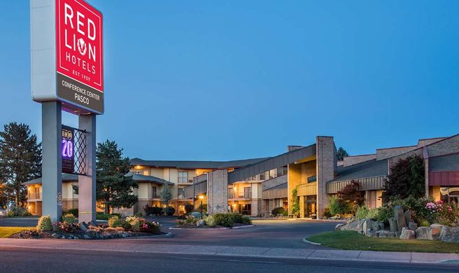 Red Lion Hotel Pasco Exterior