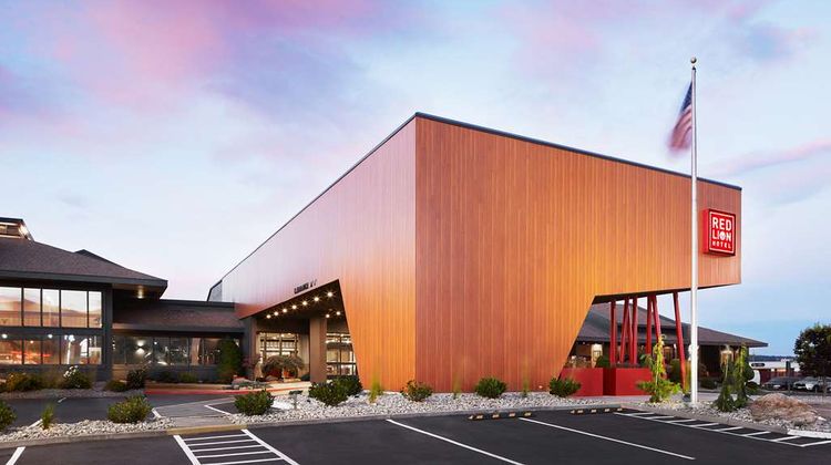 Red Lion Hotel Wenatchee Exterior