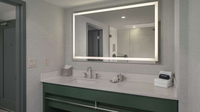 <b>Hyatt Centric Midtown Atlanta Room</b>. Images powered by <a href="https://iceportal.shijigroup.com/" title="IcePortal" target="_blank">IcePortal</a>.