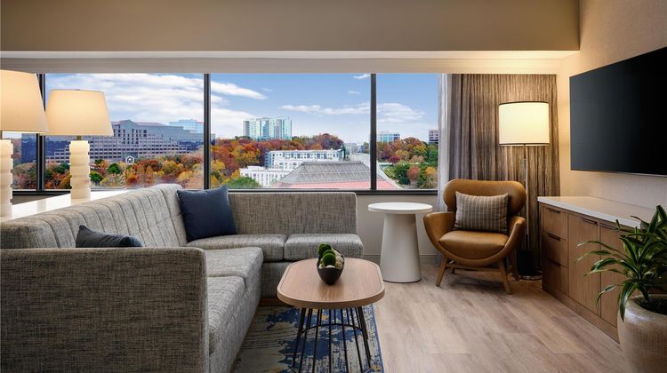 Hyatt Regency Suites Atlanta Northwest Suite
