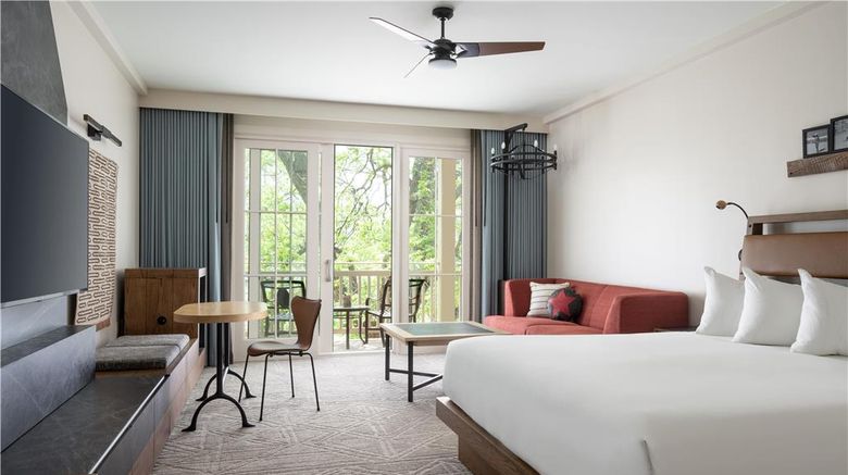 <b>Hyatt Regency Lost Pines Resort & Spa Suite</b>. Images powered by <a href="https://iceportal.shijigroup.com/" title="IcePortal" target="_blank">IcePortal</a>.