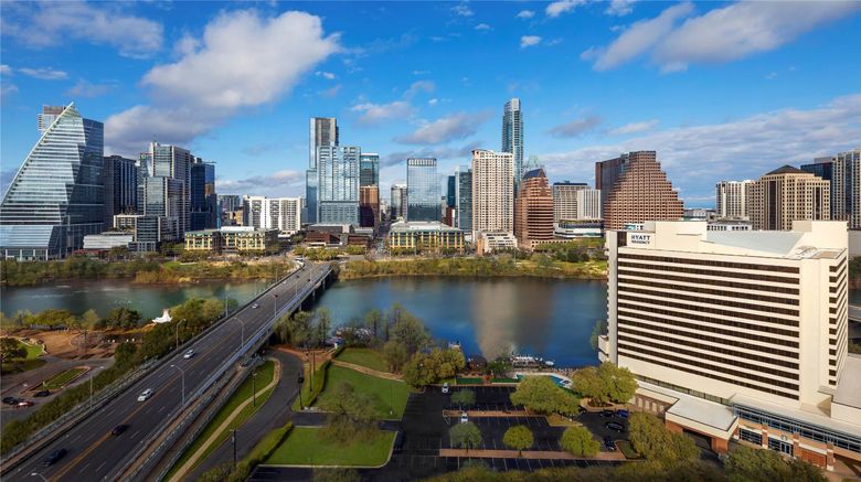 <b>Hyatt Regency Austin Exterior</b>. Images powered by <a href="https://iceportal.shijigroup.com/" title="IcePortal" target="_blank">IcePortal</a>.