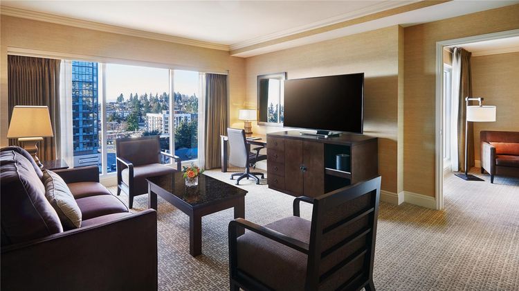 Hyatt Regency Bellevue Suite