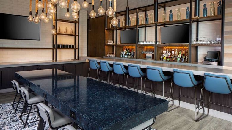 <b>Hyatt Regency Boston Harbor Restaurant</b>. Images powered by <a href="https://iceportal.shijigroup.com/" title="IcePortal" target="_blank">IcePortal</a>.