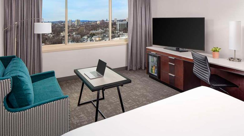 <b>Hyatt Regency Boston/Cambridge Room</b>. Images powered by <a href="https://iceportal.shijigroup.com/" title="IcePortal" target="_blank">IcePortal</a>.
