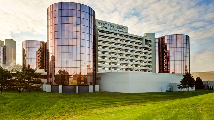 Hyatt Regency O'Hare Exterior
