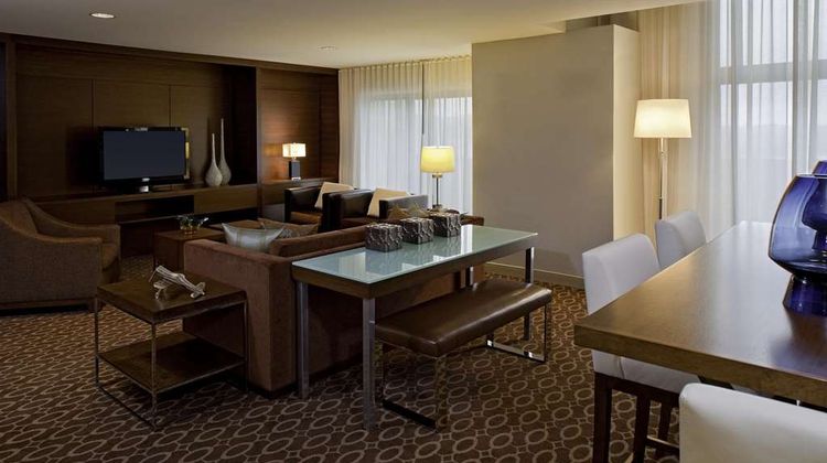 Hyatt Regency O'Hare Suite