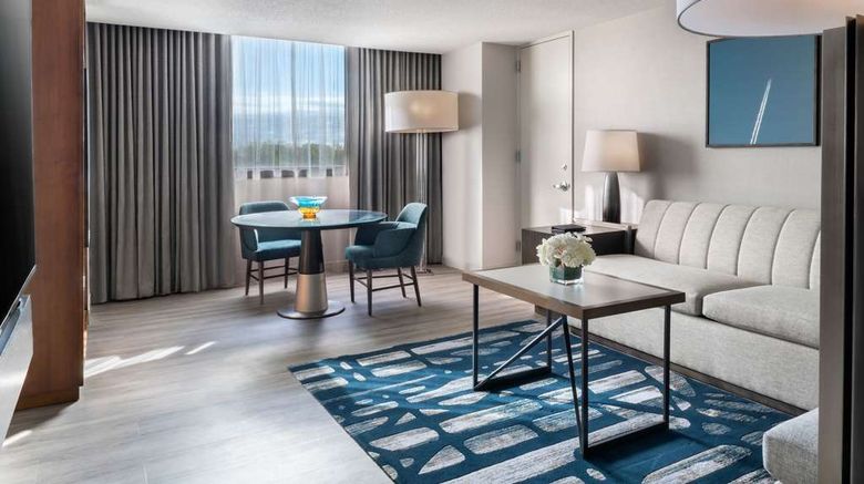 <b>Hyatt Regency O'Hare Suite</b>. Images powered by <a href="https://iceportal.shijigroup.com/" title="IcePortal" target="_blank">IcePortal</a>.