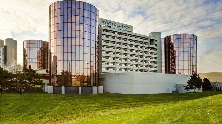 Hyatt Regency O'Hare Exterior