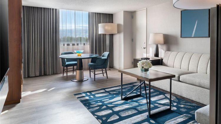 Hyatt Regency O'Hare Suite