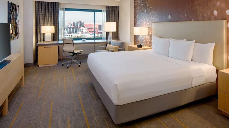 <b>Hyatt Regency Santa Clara Room</b>. Images powered by <a href="https://iceportal.shijigroup.com/" title="IcePortal" target="_blank">IcePortal</a>.