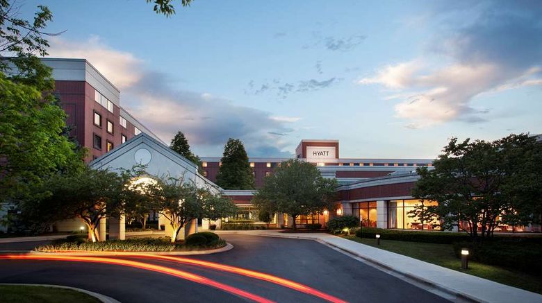 Hyatt Regency Deerfield Exterior. Images powered by <a href="https://iceportal.shijigroup.com" target="_blank" rel="noopener">Ice Portal</a>.
