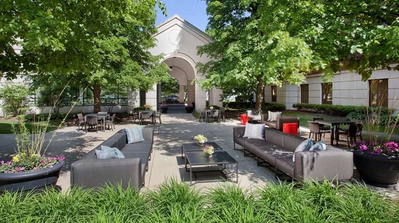 <b>Hyatt Regency Deerfield Restaurant</b>. Images powered by <a href="https://iceportal.shijigroup.com/" title="IcePortal" target="_blank">IcePortal</a>.