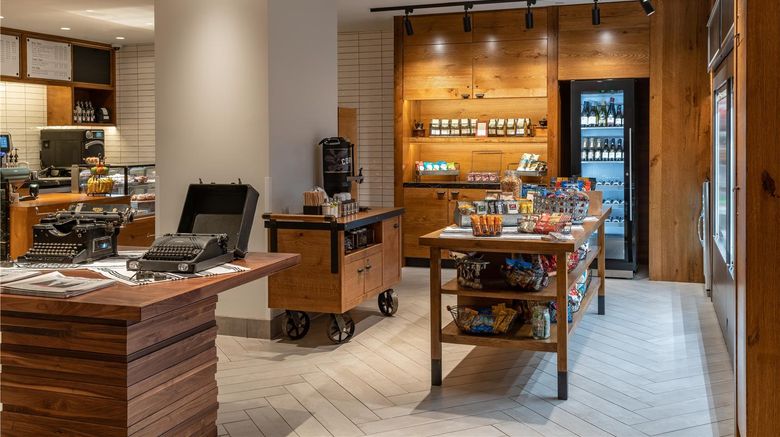 <b>Grand Hyatt Denver Restaurant</b>. Images powered by <a href="https://iceportal.shijigroup.com/" title="IcePortal" target="_blank">IcePortal</a>.