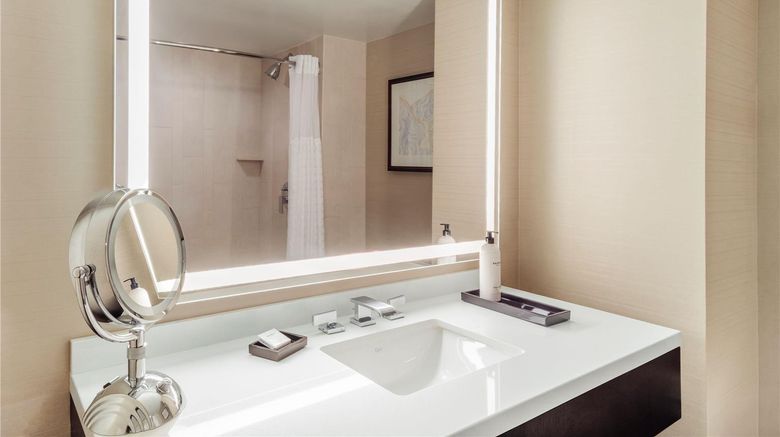 <b>Grand Hyatt Denver Room</b>. Images powered by <a href="https://iceportal.shijigroup.com/" title="IcePortal" target="_blank">IcePortal</a>.