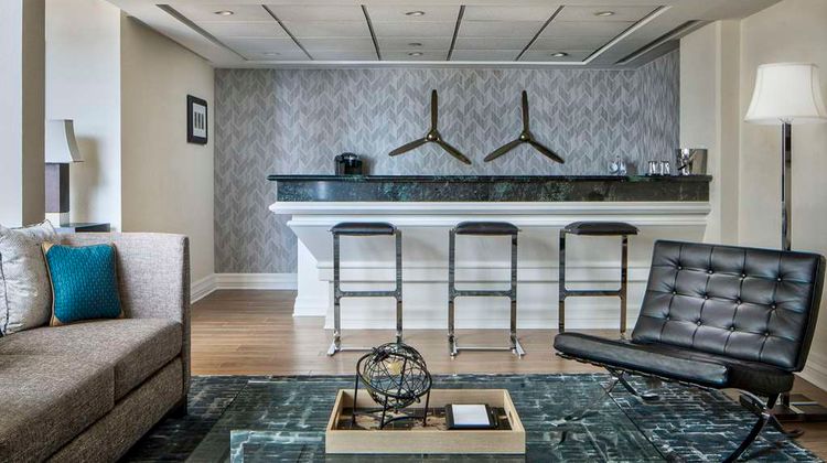 Hyatt Regency DFW International Airport Suite