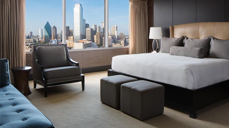 Hyatt Regency Dallas Suite