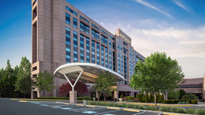Hyatt Regency Dulles Exterior. Images powered by <a href="https://iceportal.shijigroup.com" target="_blank" rel="noopener">Ice Portal</a>.
