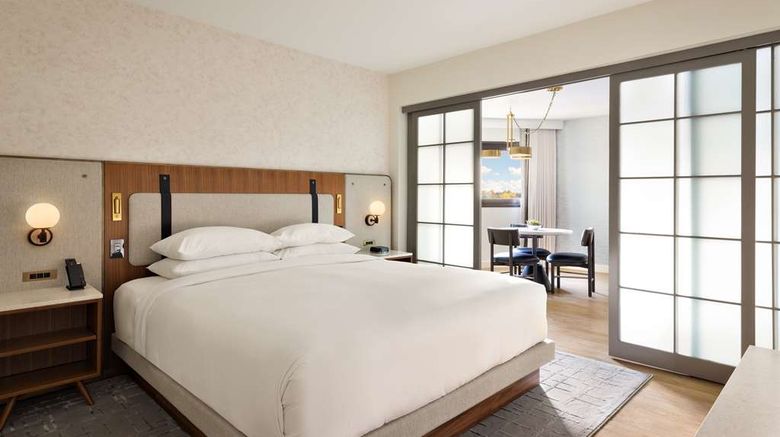 <b>Hyatt Regency New Brunswick Suite</b>. Images powered by <a href="https://iceportal.shijigroup.com/" title="IcePortal" target="_blank">IcePortal</a>.