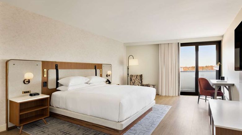 <b>Hyatt Regency New Brunswick Suite</b>. Images powered by <a href="https://iceportal.shijigroup.com/" title="IcePortal" target="_blank">IcePortal</a>.