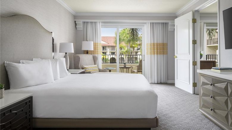 <b>Hyatt Regency Huntington Beach Resort Suite</b>. Images powered by <a href="https://iceportal.shijigroup.com/" title="IcePortal" target="_blank">IcePortal</a>.