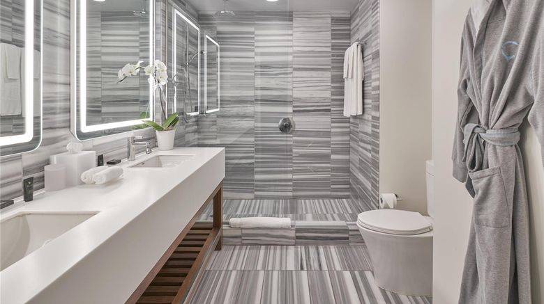 <b>Hyatt Centric The Pike Long Beach Room</b>. Images powered by <a href="https://iceportal.shijigroup.com/" title="IcePortal" target="_blank">IcePortal</a>.