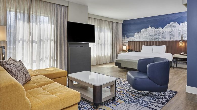 <b>Hyatt Centric The Pike Long Beach Suite</b>. Images powered by <a href="https://iceportal.shijigroup.com/" title="IcePortal" target="_blank">IcePortal</a>.