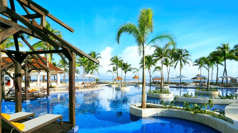 <b>Hyatt Ziva Rose Hall Pool</b>. Images powered by <a href="https://iceportal.shijigroup.com/" title="IcePortal" target="_blank">IcePortal</a>.