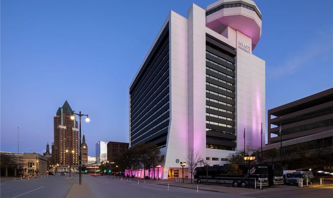 Hyatt Regency Milwaukee Exterior