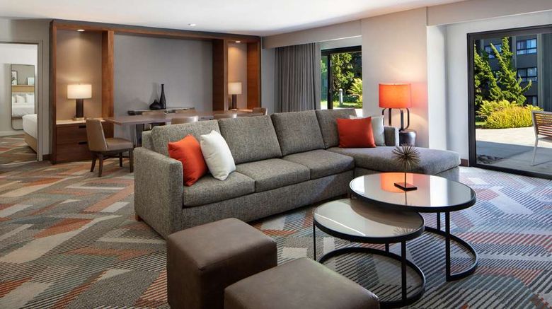 <b>Hyatt Regency Monterey Hotel & Spa Suite</b>. Images powered by <a href="https://iceportal.shijigroup.com/" title="IcePortal" target="_blank">IcePortal</a>.
