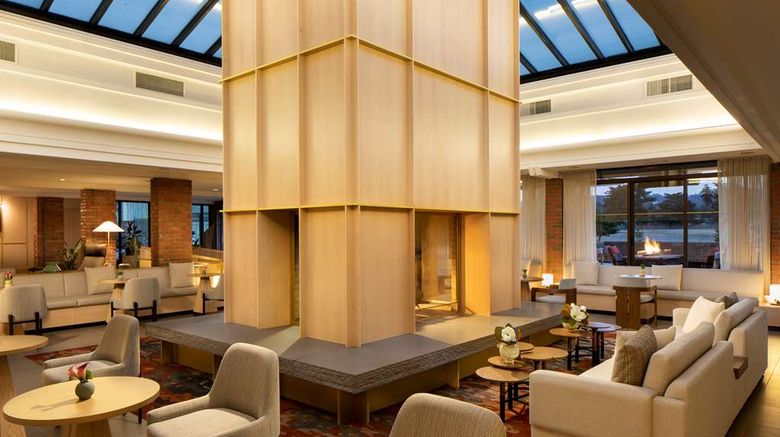 <b>Hyatt Regency Monterey Hotel & Spa Lobby</b>. Images powered by <a href="https://iceportal.shijigroup.com/" title="IcePortal" target="_blank">IcePortal</a>.