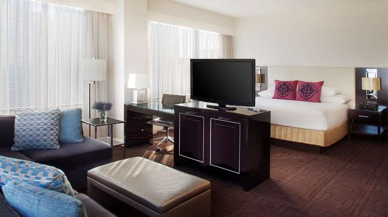 <b>Hyatt Regency New Orleans Suite</b>. Images powered by <a href="https://iceportal.shijigroup.com/" title="IcePortal" target="_blank">IcePortal</a>.