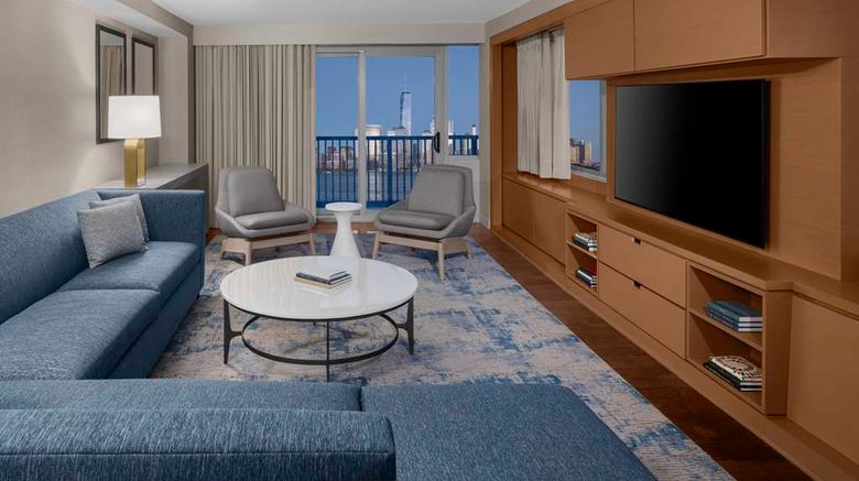 <b>Hyatt Regency Jersey City on the Hudson Suite</b>. Images powered by <a href="https://iceportal.shijigroup.com/" title="IcePortal" target="_blank">IcePortal</a>.