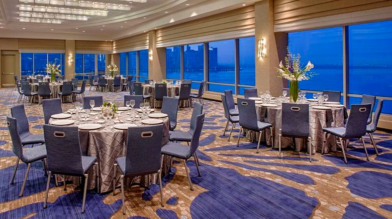 <b>Hyatt Regency Jersey City on the Hudson Lobby</b>. Images powered by <a href="https://iceportal.shijigroup.com/" title="IcePortal" target="_blank">IcePortal</a>.