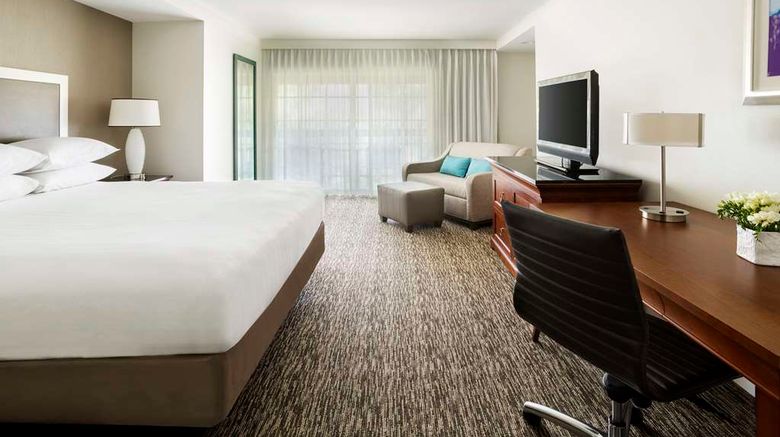 <b>Hyatt Regency Newport Beach Suite</b>. Images powered by <a href="https://iceportal.shijigroup.com/" title="IcePortal" target="_blank">IcePortal</a>.