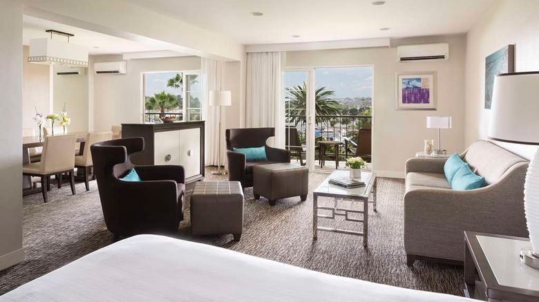 <b>Hyatt Regency Newport Beach Suite</b>. Images powered by <a href="https://iceportal.shijigroup.com/" title="IcePortal" target="_blank">IcePortal</a>.