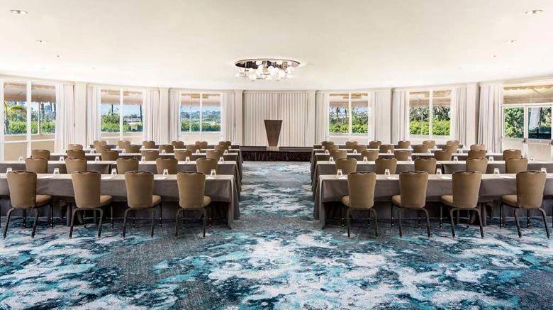 <b>Hyatt Regency Newport Beach Lobby</b>. Images powered by <a href="https://iceportal.shijigroup.com/" title="IcePortal" target="_blank">IcePortal</a>.