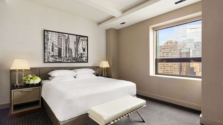 <b>Hyatt Grand Central New York Suite</b>. Images powered by <a href="https://iceportal.shijigroup.com/" title="IcePortal" target="_blank">IcePortal</a>.