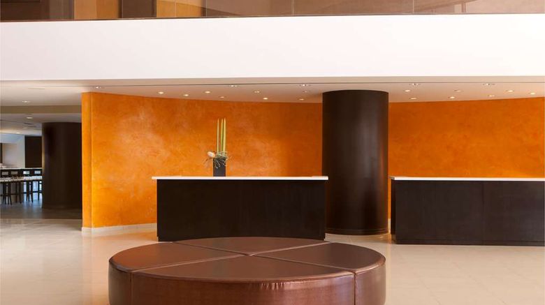 <b>Hyatt Palm Springs Lobby</b>. Images powered by <a href="https://iceportal.shijigroup.com/" title="IcePortal" target="_blank">IcePortal</a>.