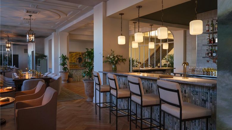 <b>The Bellevue Hotel Restaurant</b>. Images powered by <a href="https://iceportal.shijigroup.com/" title="IcePortal" target="_blank">IcePortal</a>.