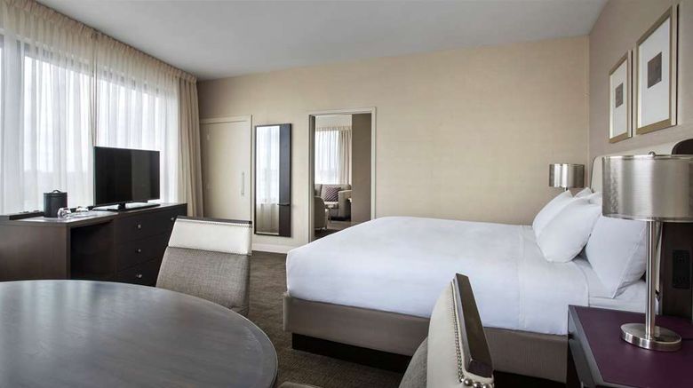 <b>Hyatt Regency Pittsburgh Intl Airport Room</b>. Images powered by <a href="https://iceportal.shijigroup.com/" title="IcePortal" target="_blank">IcePortal</a>.