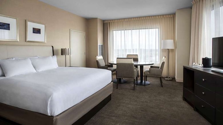 <b>Hyatt Regency Pittsburgh Intl Airport Room</b>. Images powered by <a href="https://iceportal.shijigroup.com/" title="IcePortal" target="_blank">IcePortal</a>.