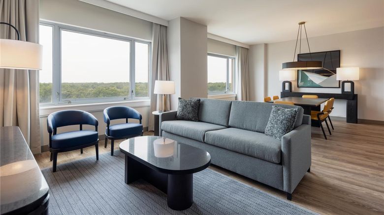 <b>Hyatt Centric Chicago O'Hare Suite</b>. Images powered by <a href="https://iceportal.shijigroup.com/" title="IcePortal" target="_blank">IcePortal</a>.